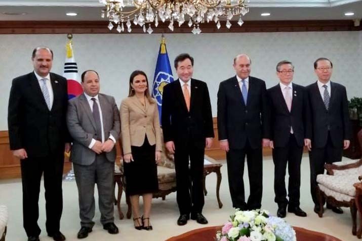 وزراء الاستثمار والمالية ورئيس قناة السويس بكوريا الجنوبية