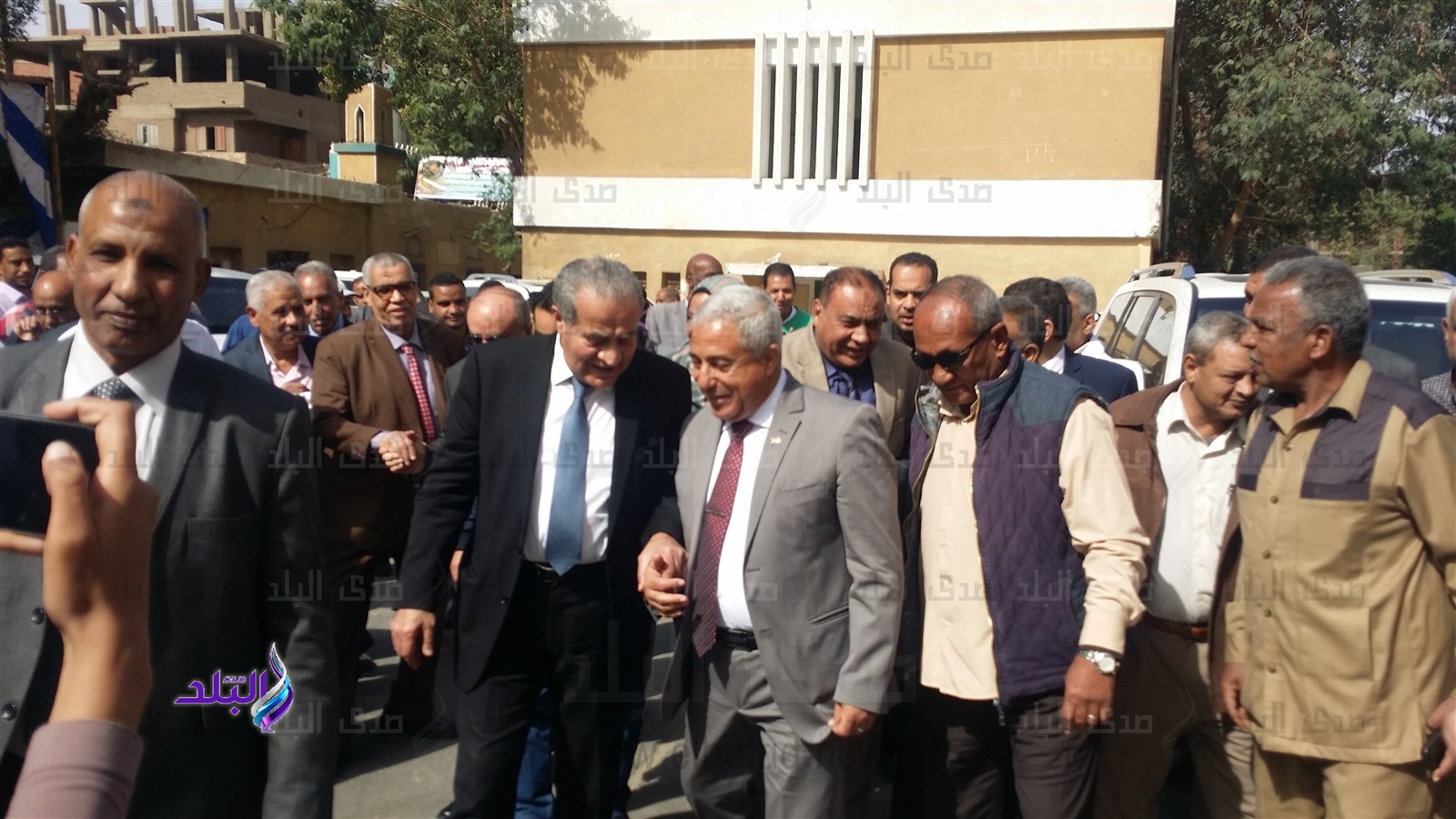 وزير التموين يزور مطحن سلندرات كوم أمبو بأسوان