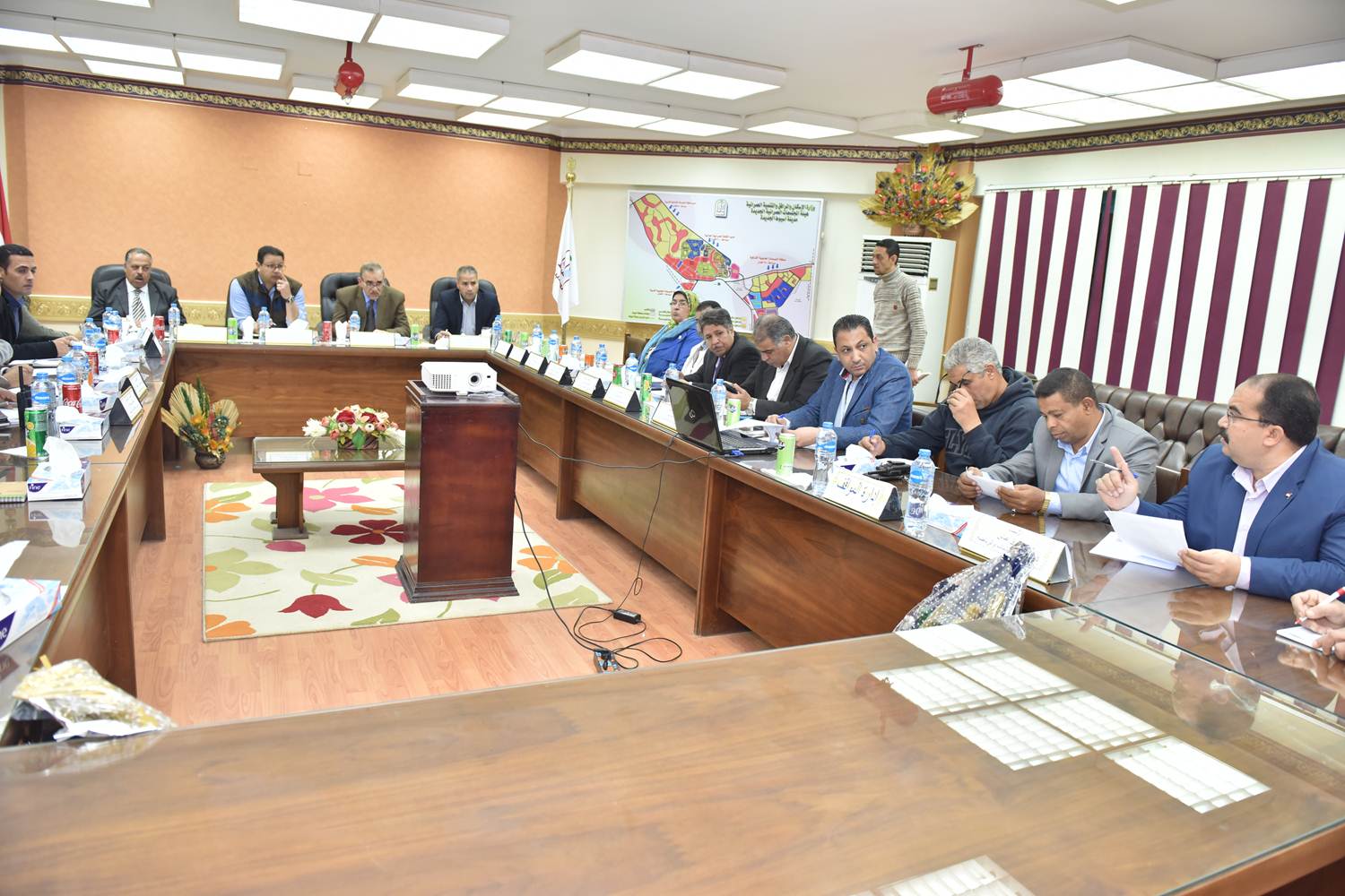 لقاء المحافظ بمواطني أسيوط الجديدة 