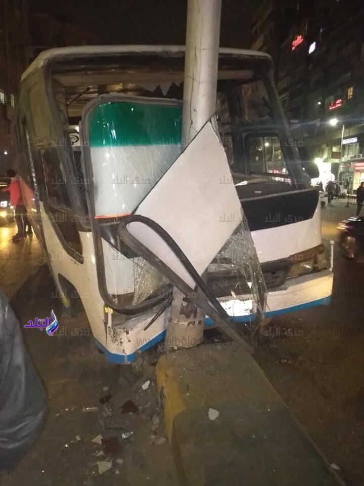 حادث اصطدام ميكروباص بكوبري الدقي