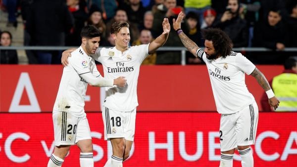 يورينتي مع لاعبي ريال مدريد يورينتي مع لاعبي ريال مدريد