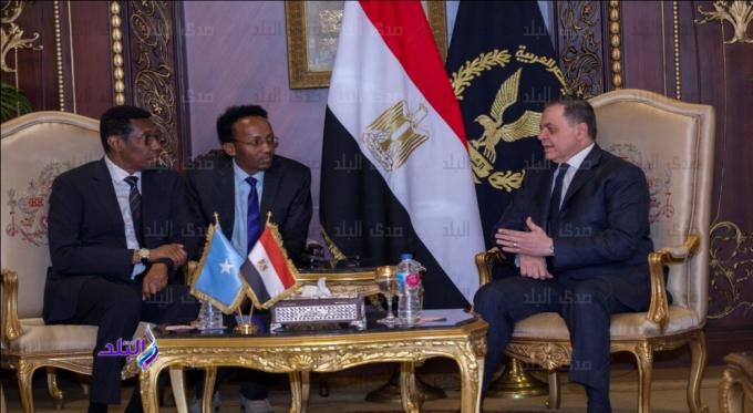 وزير الداخلية ونظيره الصومالي