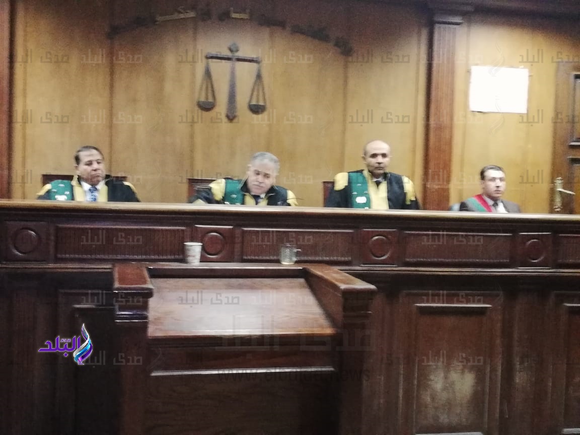 المستشار احمد عبد العزيز قتلان رئيس هيئة المحكمة المستشار احمد عبد العزيز قتلان رئيس هيئة المحكمة