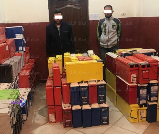 المتهمين بسرقة بطاريات ابراج شبكات المحمول