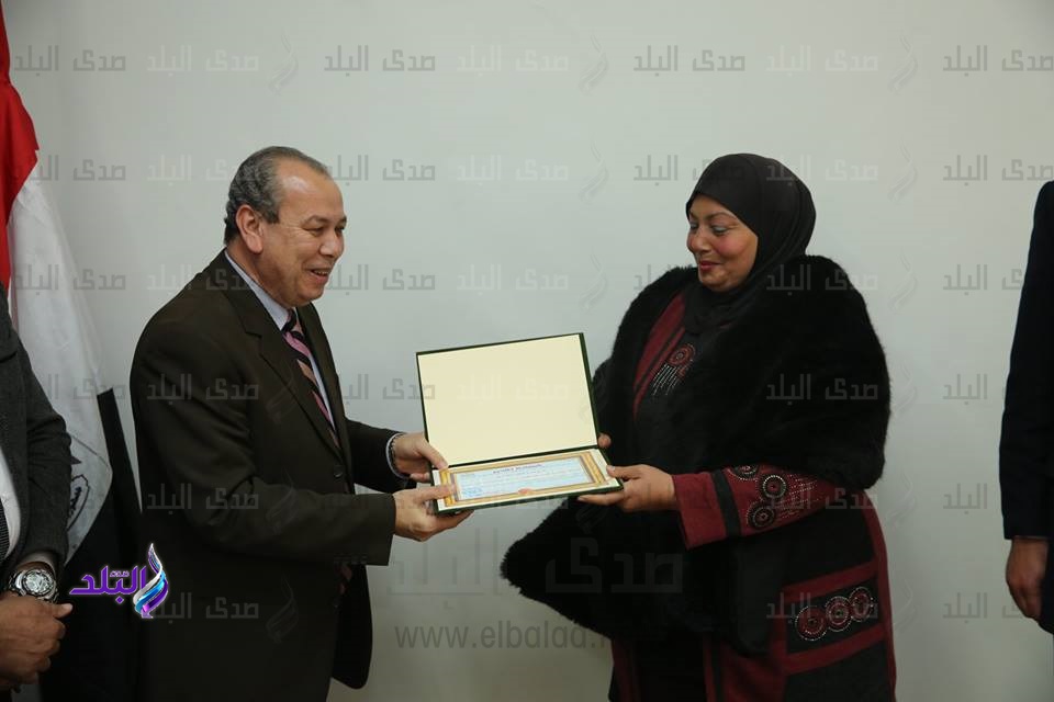 لعمدة عزة عبدالحميد، عمدة قرية كوم الحجنة