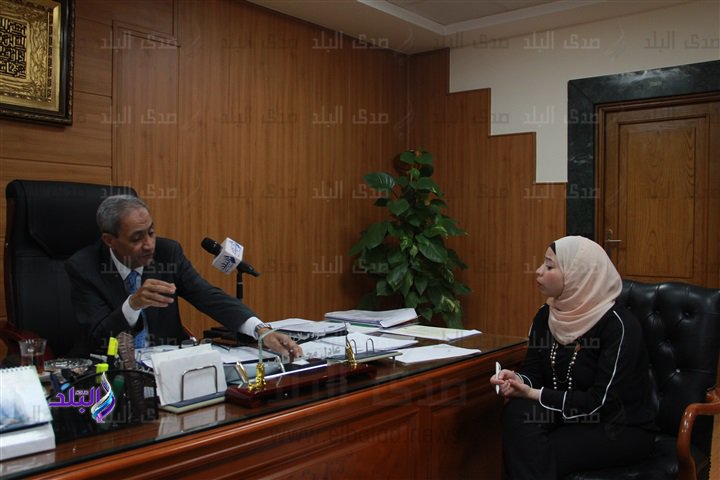 اللواء ملاح عادل ثابت مع الزميلة نورهان خفاجي