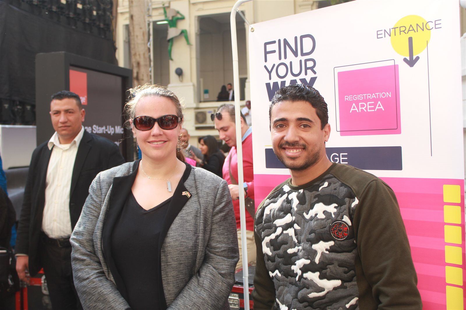 المستشار الثقافي في السفارة الأمريكية مع محرر صدى البلد المستشار الثقافي في السفارة الأمريكية مع محرر صدى البلد