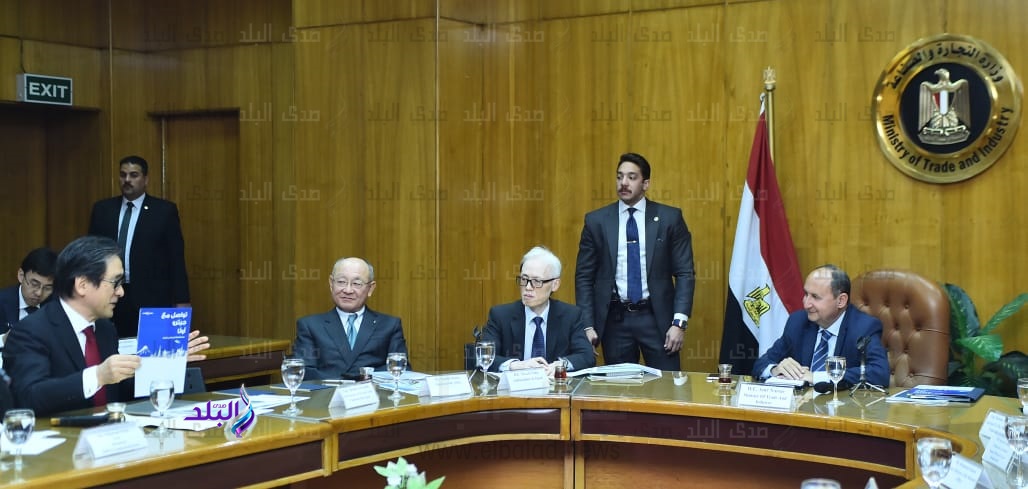 وزير التجارة و الصناعة وزير التجارة و الصناعة