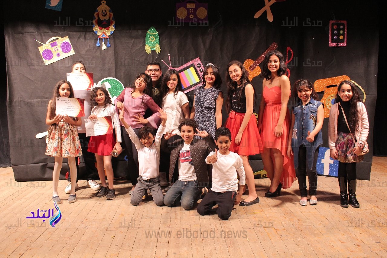 حاجات في اسكتشات عرض مسرحي للأطفال بمسرح مكتبة المعادي 