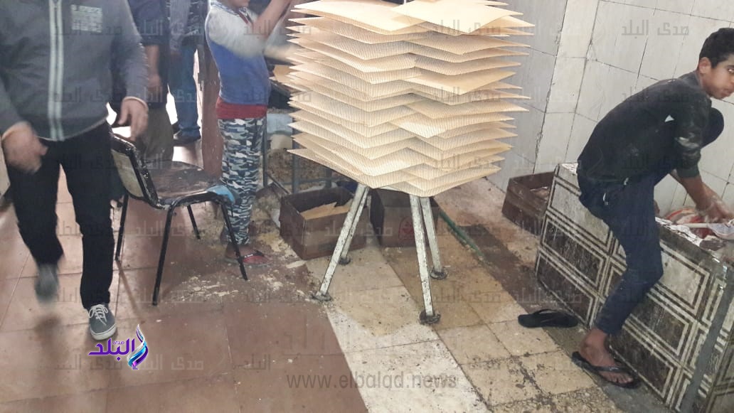 شيكولاتة وويفر فاسدة 