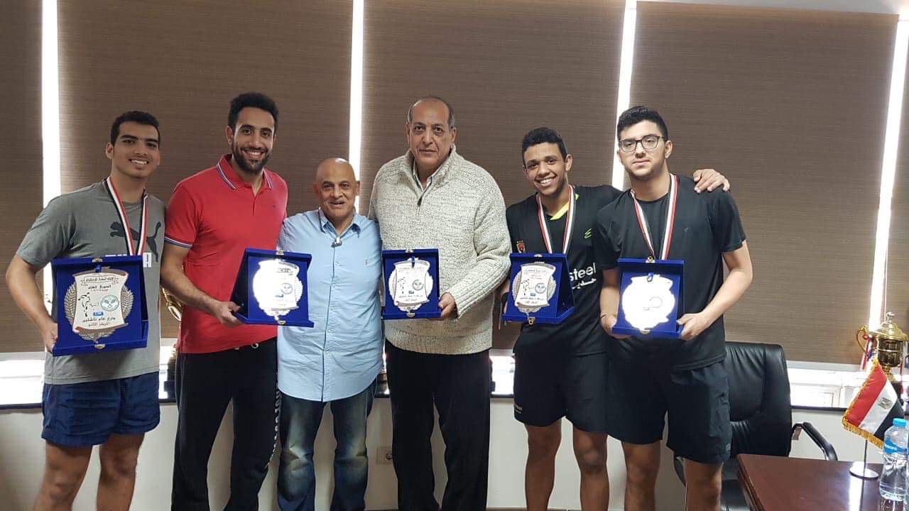 فريق الاسكواش فريق الاسكواش