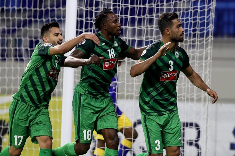 لاعبو ذوب آهان يحتفلون بالفوز على النصر لاعبو ذوب آهان يحتفلون بالفوز على النصر