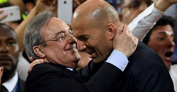 فلورنتينو بيريز رئيس نادي ريال مدريد يعانق زين الدين زيدان فلورنتينو بيريز رئيس نادي ريال مدريد يعانق زين الدين زيدان