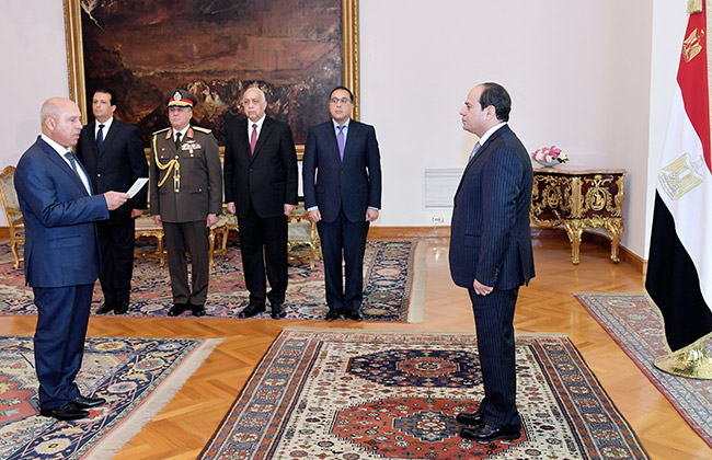 وزير النقل كامل الوزير