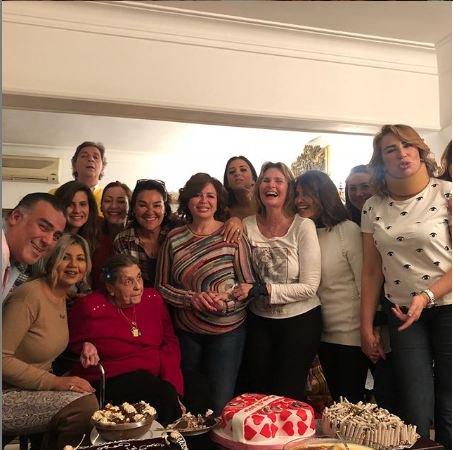 يسرا أثناء الاحتفال بعيد ميلادها
