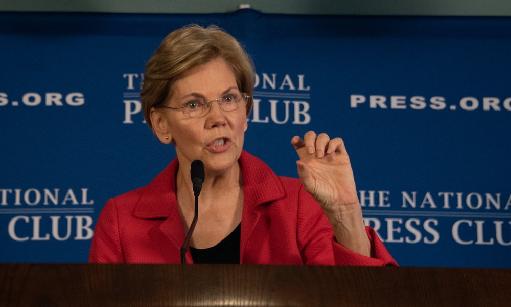 إليزابيث وارن المرشحة لانتخابات الرئاسة الأمريكية