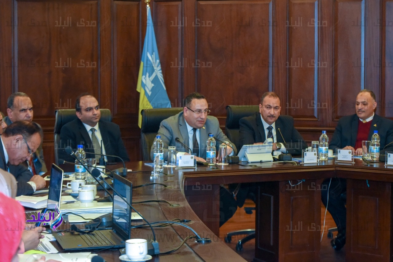الدكتور عبد العزيز قنصوة محافظ الإسكندرية 