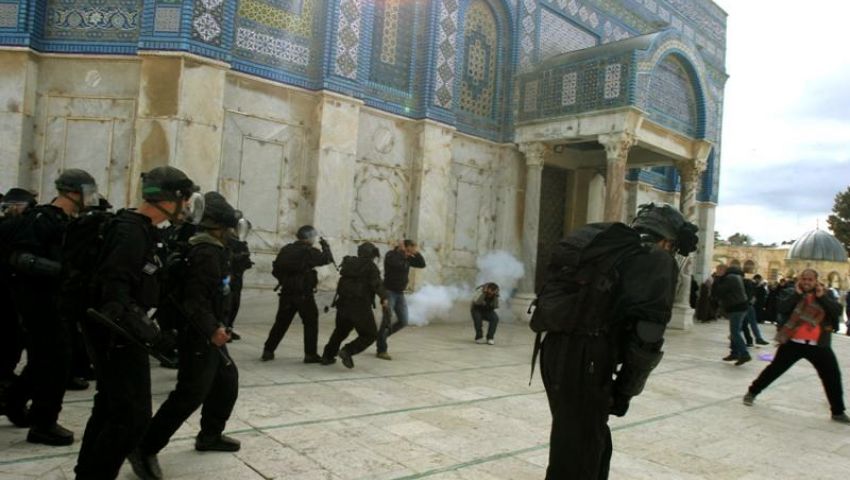 اقتحام قوات الاحتلال للمسجد الأقصى