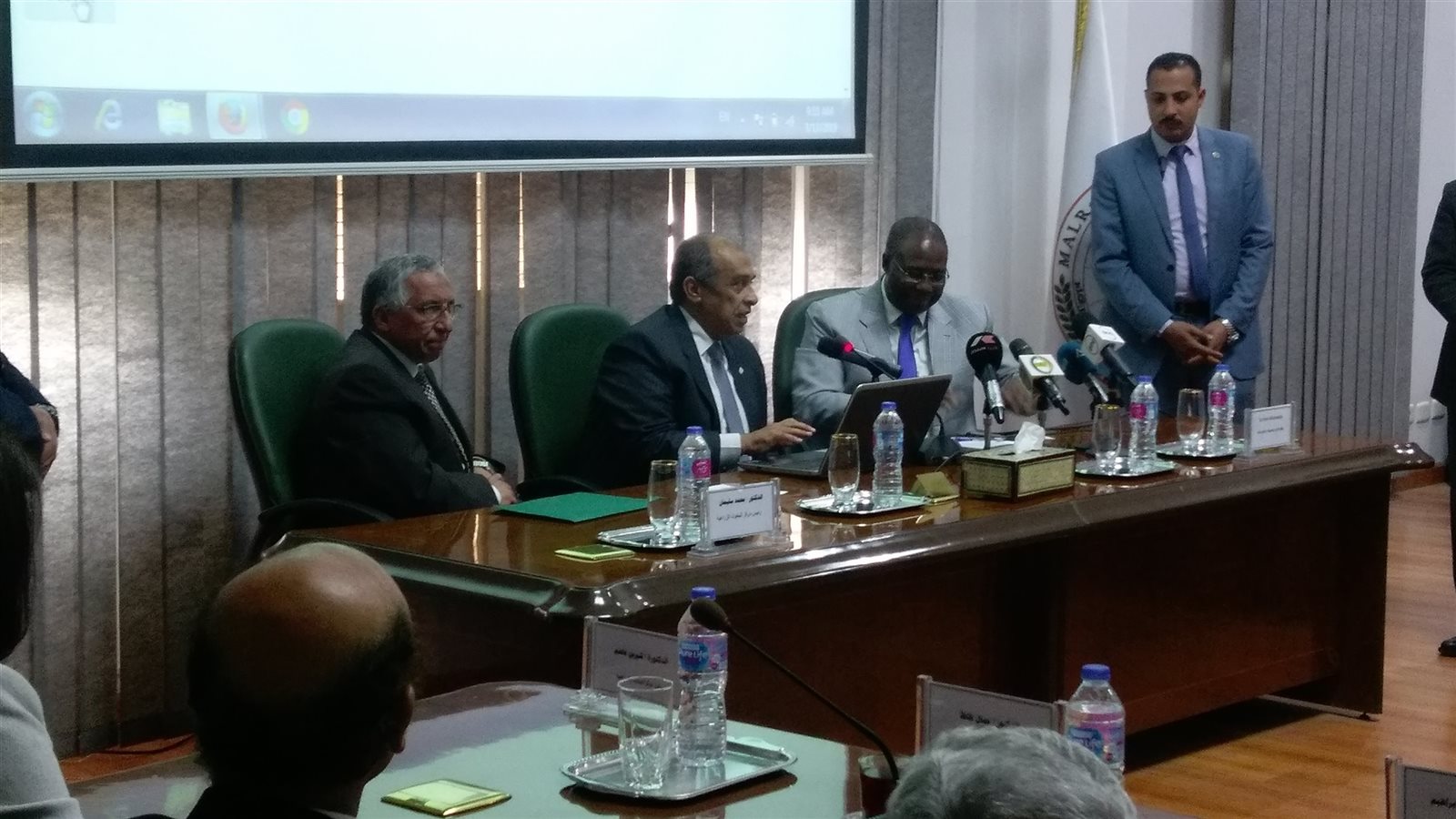 الدكتور عز الدين ابو ستيت، وزير الزراعة واستصلاح الاراضي