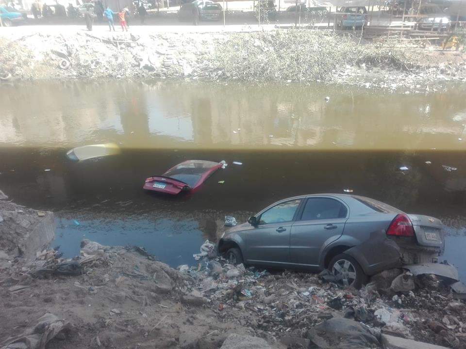 الميكروباص بالترعة