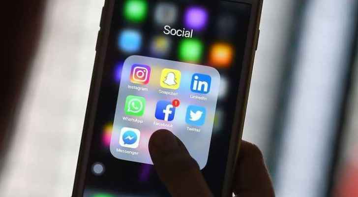 عطل فني يصيب فيسبوك وانستجرام