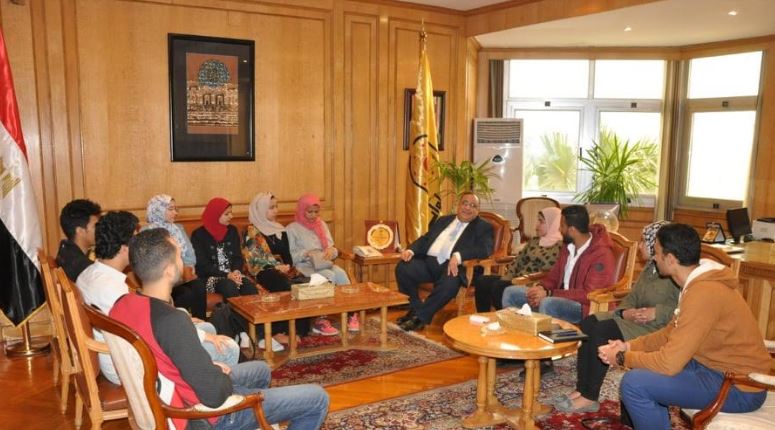 ماجد نجم يستقبل عباقرة جامعة حلوان ماجد نجم يستقبل عباقرة جامعة حلوان