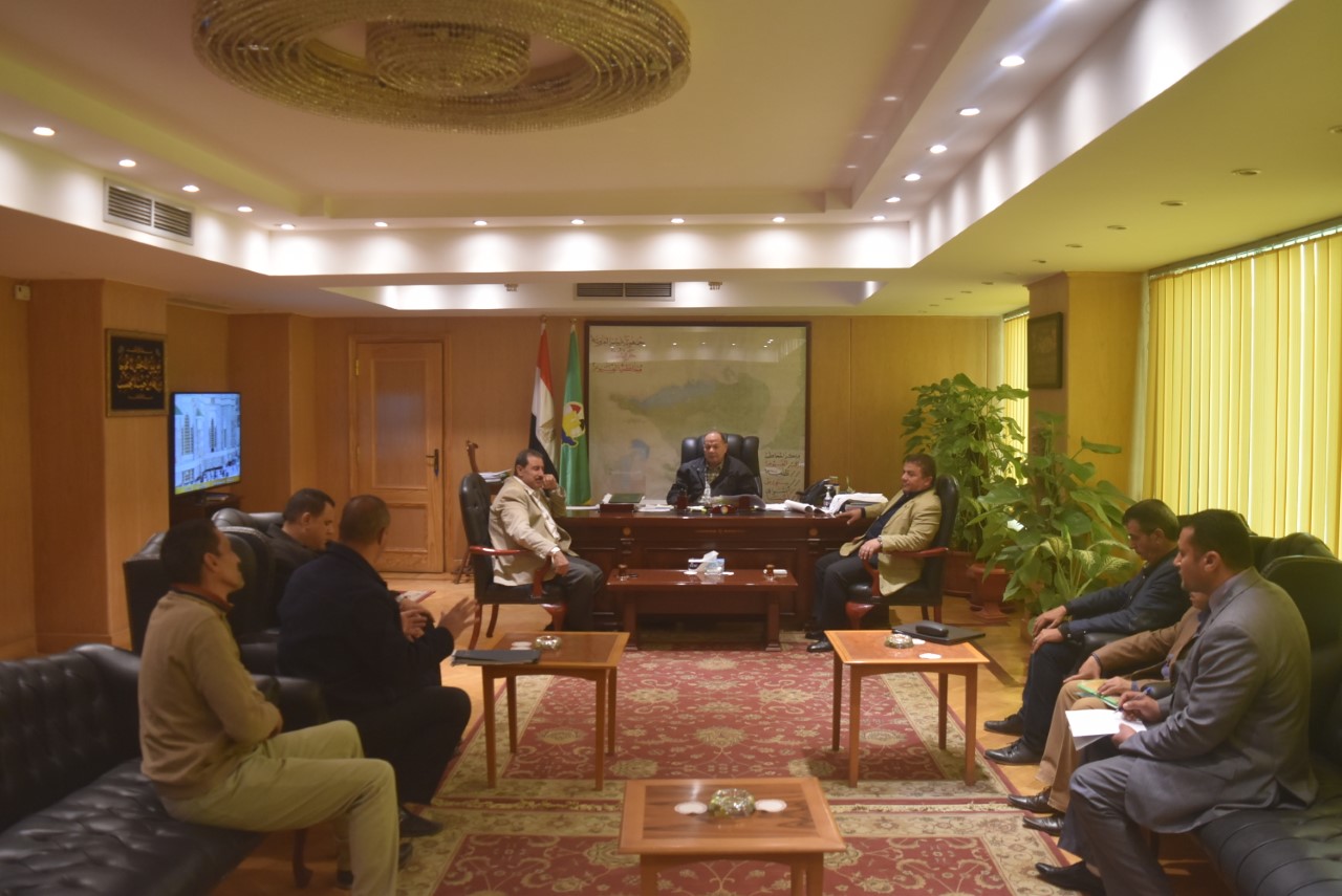 اجتماع بالفيوم بمسئولي هيئة الطرق والمواقف اجتماع بالفيوم بمسئولي هيئة الطرق والمواقف
