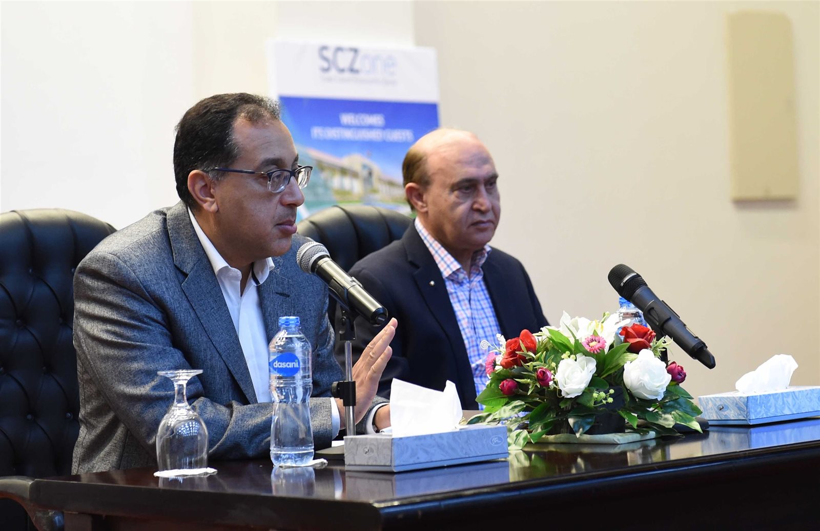 الفريق مهاب مميش - والدكتور مصطفى مدبولي رئيس الوزراء