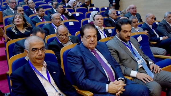 رجل الأعمال محمد أبوالعينين