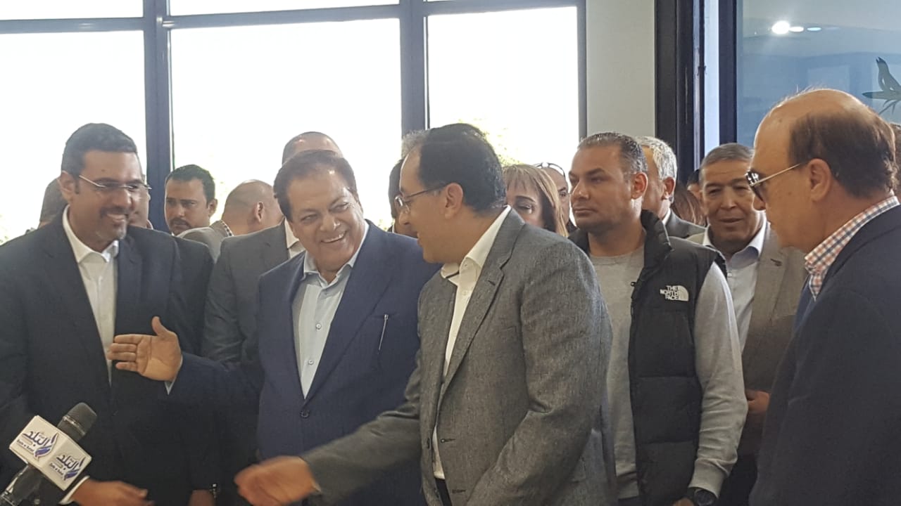 رئيس الوزراء ورجل الأعمال محمد أبو العينين 