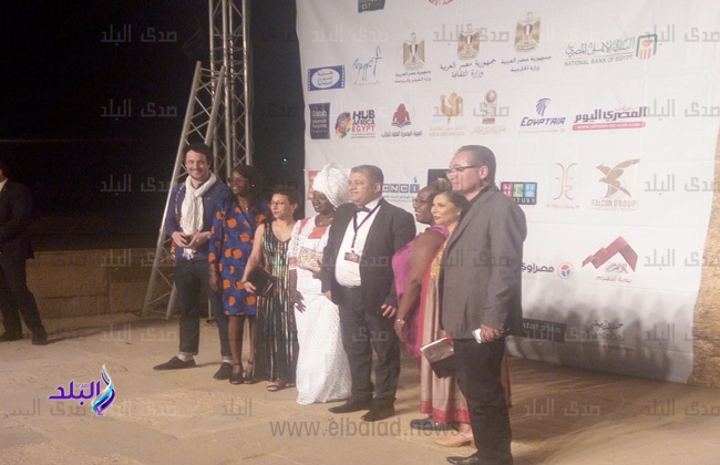 شاهد..وصول الفنانين المشاركين فى مهرجان السينما الافريقية