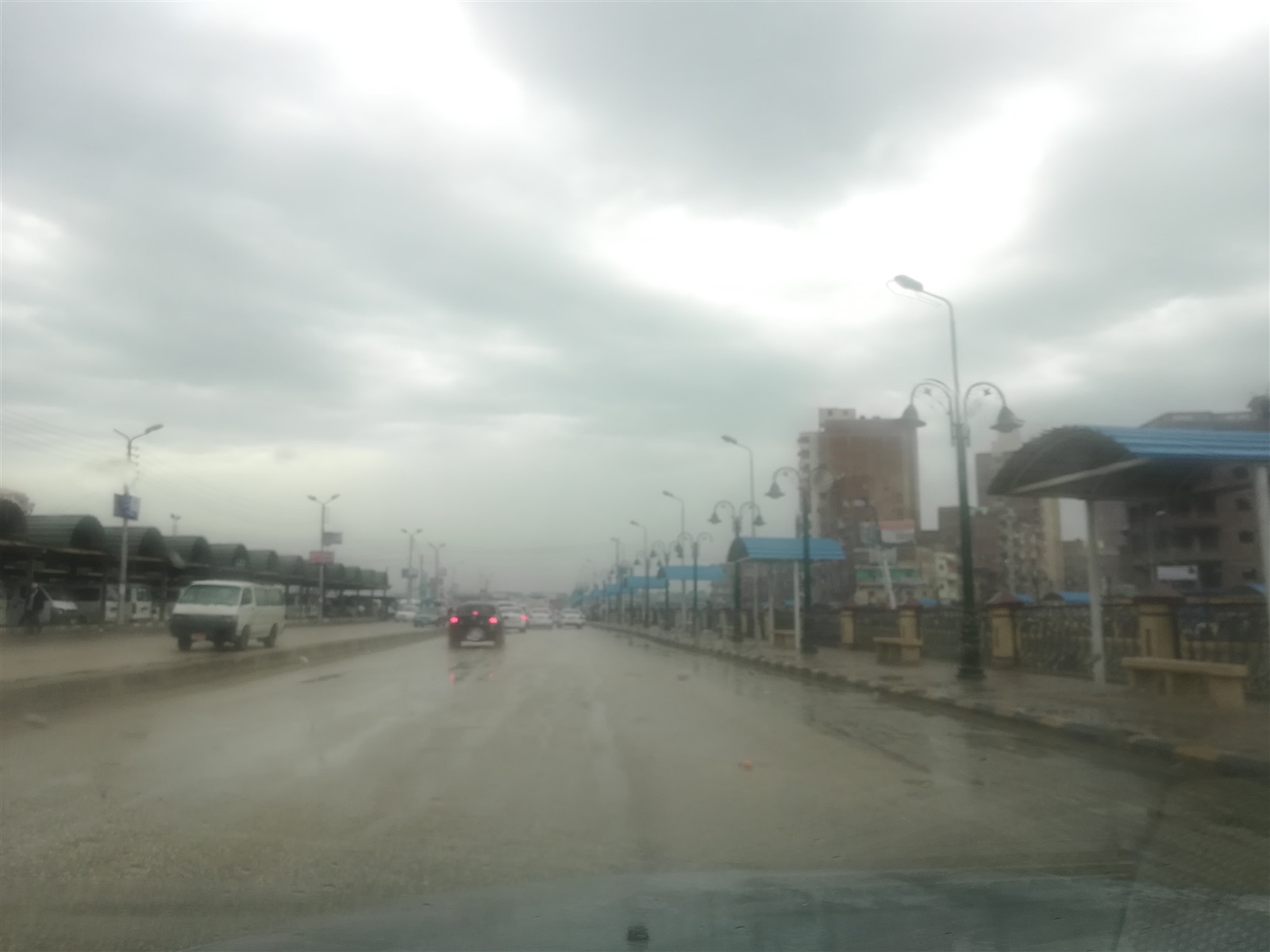 أمطار غزيرة وانقطاع للكهرباء في عدد من قرى كفرالشيخ أمطار غزيرة وانقطاع للكهرباء في عدد من قرى كفرالشيخ