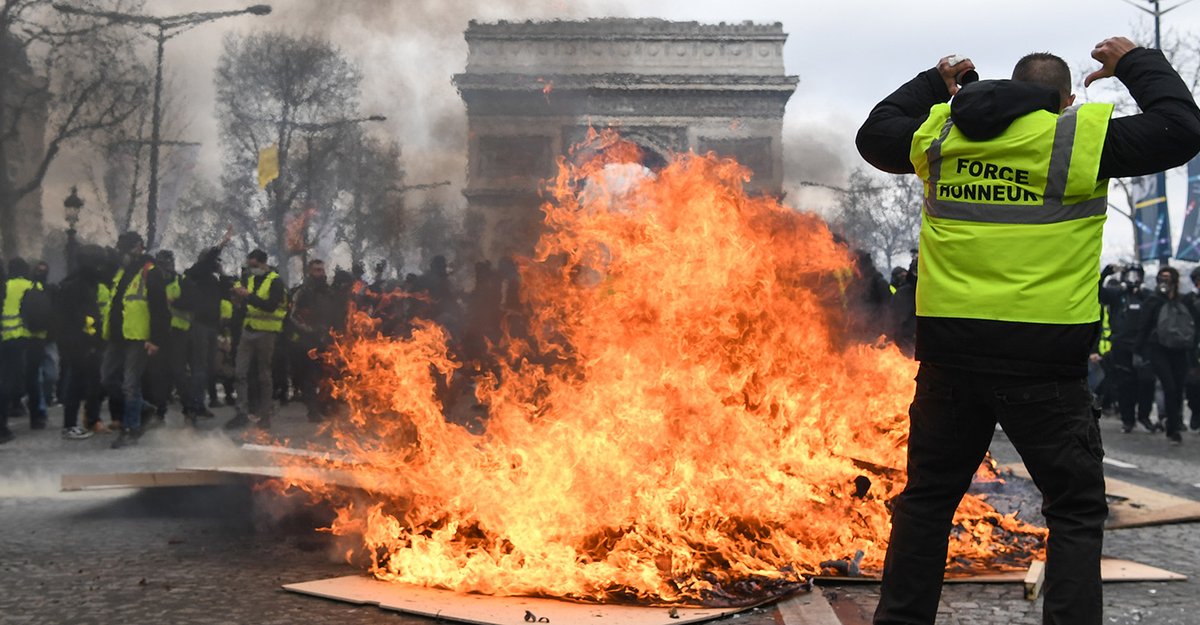 احتجاجات السترات الصفراء في فرنسا