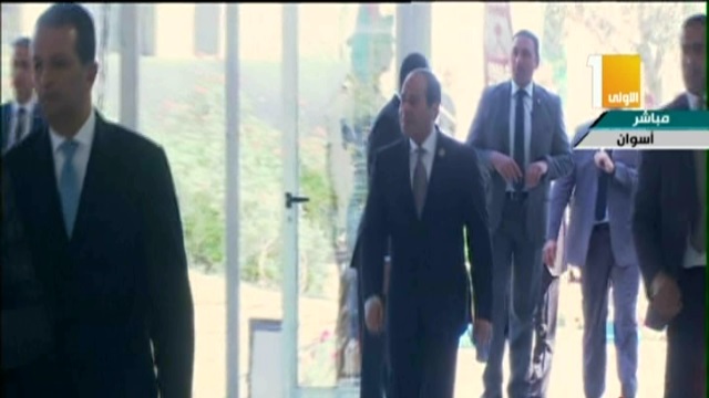 لحظة وصول الرئيس السيسي لمقر ملتقى الشباب العربي الأفريقي