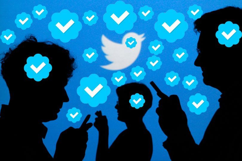 علامة توثيق الحساب الشخصي على مواقع التواصل الإجتماعي