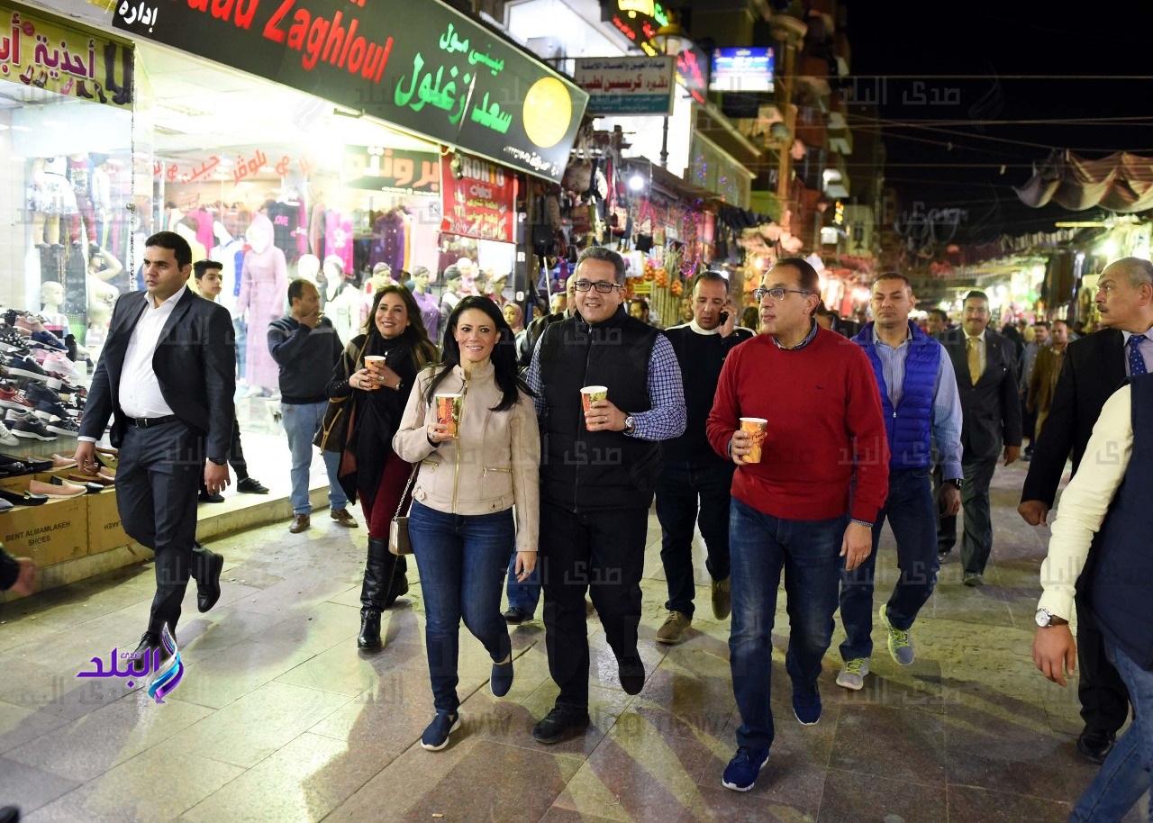 رئيس الوزراء ووزيرى السياحة والاثار 