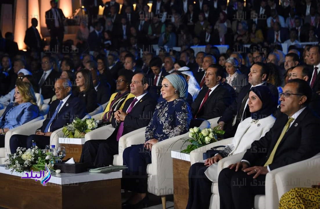الرئيس وقرينته في ملتقى الشباب العربي والأفريقي الرئيس وقرينته في ملتقى الشباب العربي والأفريقي