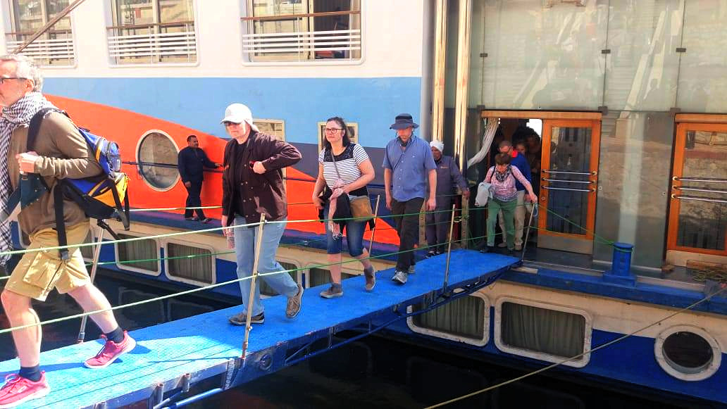 وصول 97 سائح الماني ابيدوس