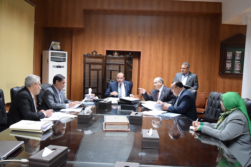 اجتماع رئيس الجامعة بمجلس إدارة مركز تنمية الموارد البشرية 