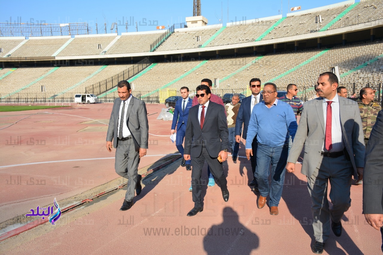 وزير الرياضة يتفقد ستاد القاهرة وزير الرياضة يتفقد ستاد القاهرة