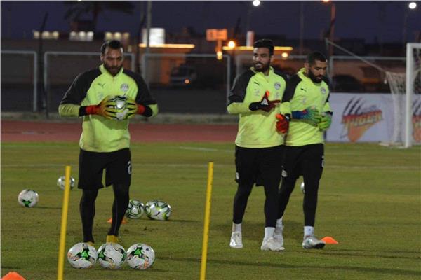عامر عامر والمحمدي والشناوي لاعبي منتخب مصر 