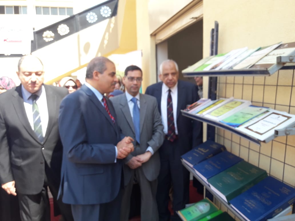 المحرصاوي وعجيبة خلال افتتاح المعرض المحرصاوي وعجيبة خلال افتتاح المعرض