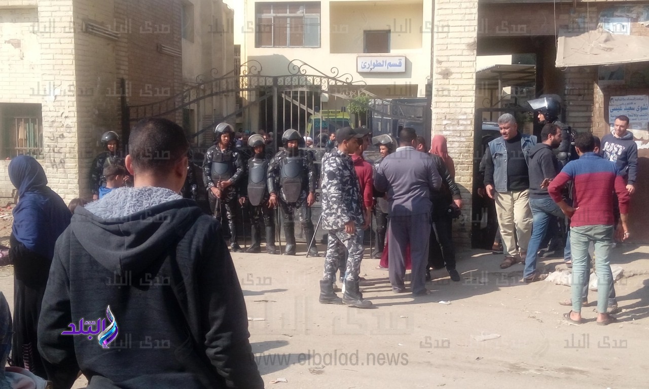 نقل جثث حادث أوسيم عقب إطلاق عامل النيران عليهم