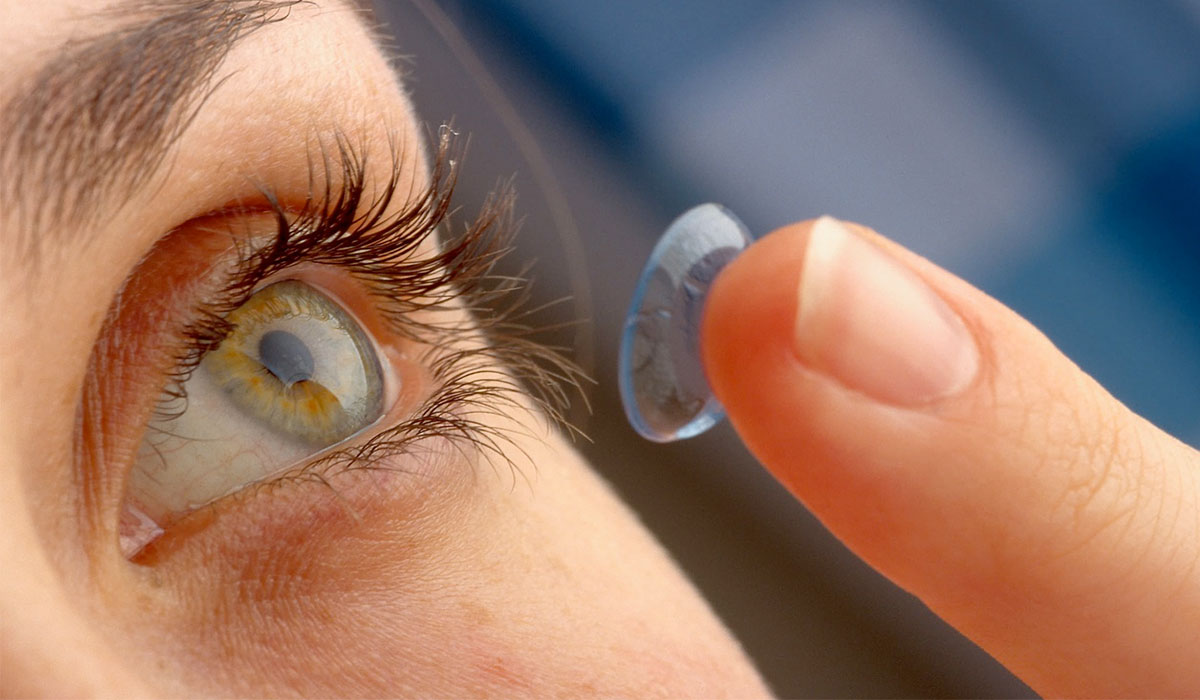 عدسات لاصقة عدسات لاصقة
