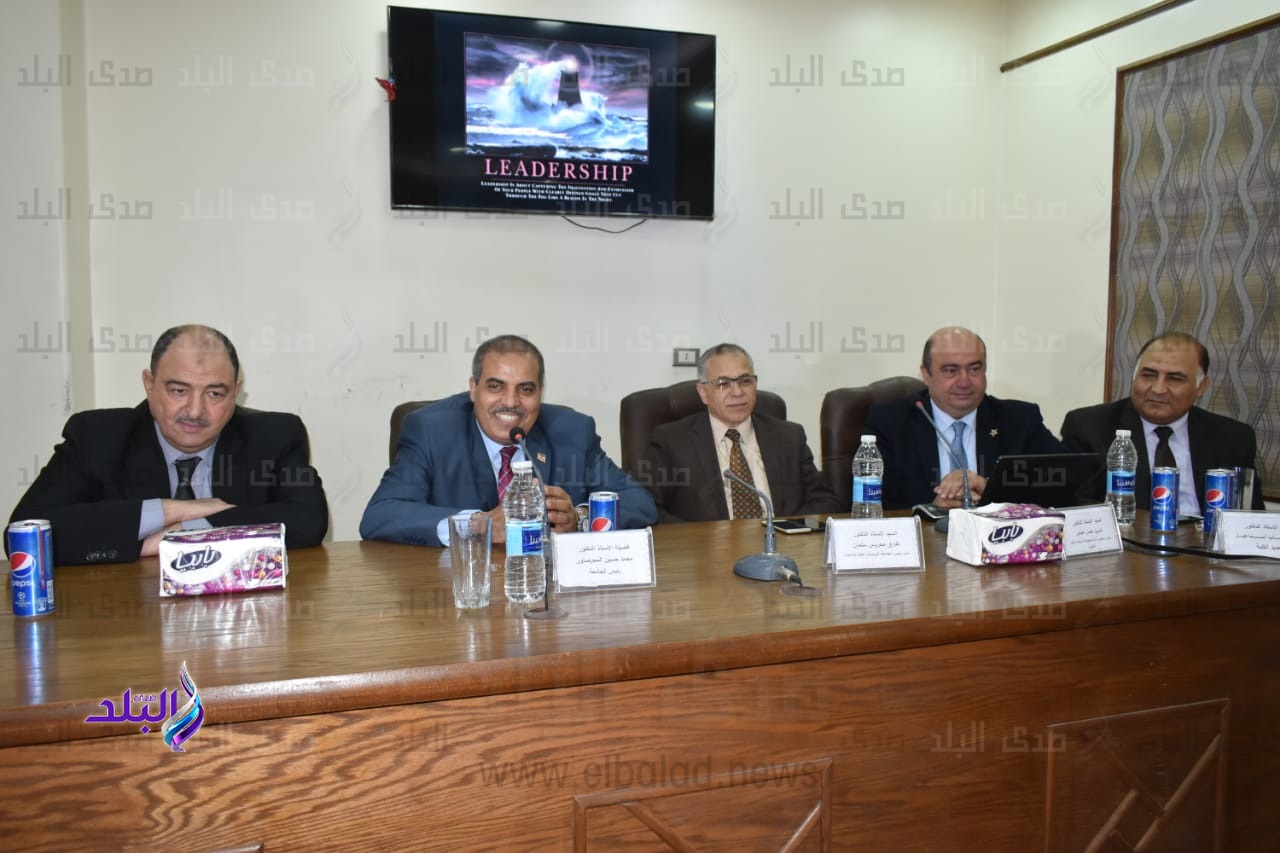 صيدلة الأزهر تكرم الدكتور شيرين حلمى لجهوده المخلصة صيدلة الأزهر تكرم الدكتور شيرين حلمى لجهوده المخلصة