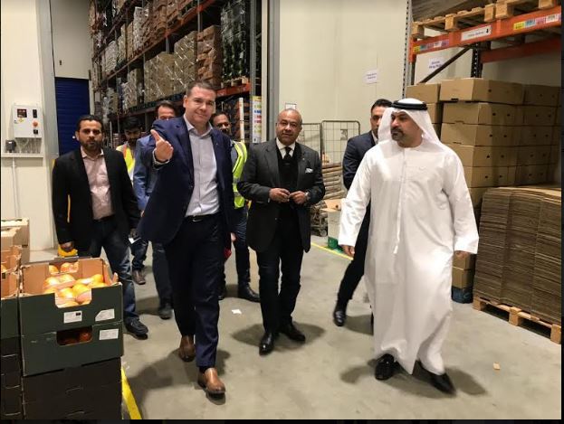  مساعد أول وزير التموين خلال الزيارة