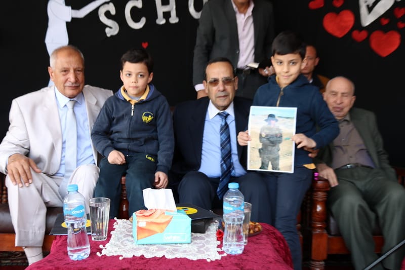 شوشة يكرم عدد من الأمهات والمعلمات المثاليات وأسر الشهداء 