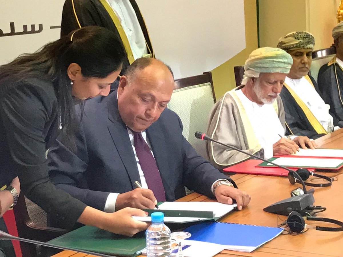 شكري خلال زيارته لــ عمان 