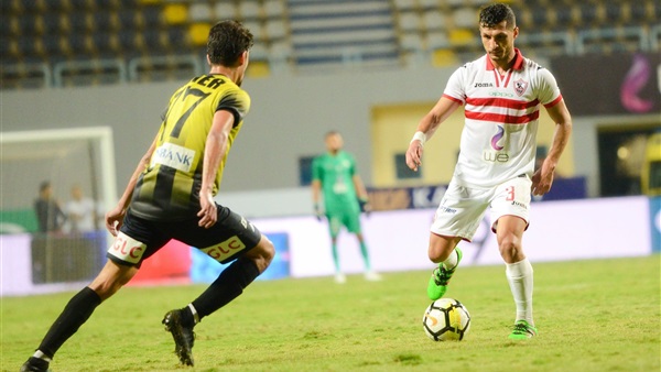 طارق حامد لاعب الزمالك من مباراة المقاولون العرب 