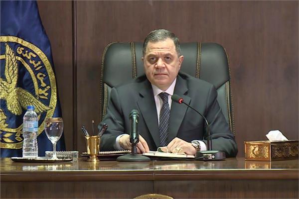 اللواء محمود توفيق وزير الداخلية اللواء محمود توفيق وزير الداخلية